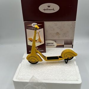 NIB Kiddie Car Classics, 1937 Steelcraft Streamline Scooter by Murray.